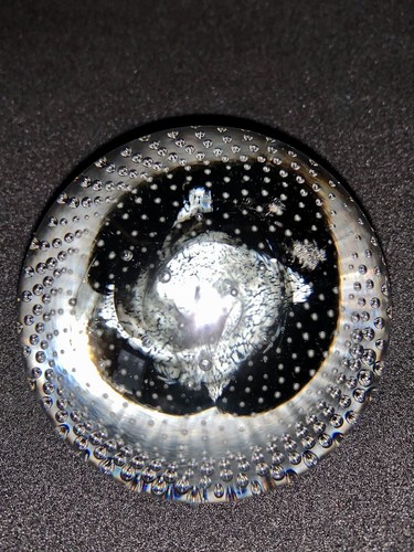 CAITHNESS CAULDRON SCOTLAND PAPERWEIGHT BLACK SWIRL CONTROLLED BUBBLE BULLICANTE - Picture 4 of 7