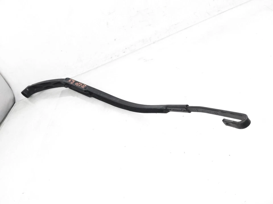 2013-2018 Nissan Altima Right Passenger Windshield Wiper Arm - 28886-3Ta0a - Image 2 of 4