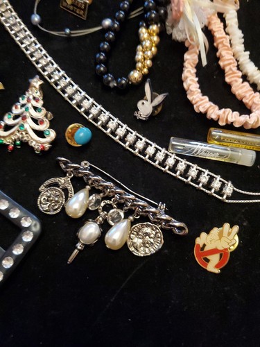 Lote de Joyería Vintage Alfileres Collares Napier Hebilla María Ajedrez Blanco Lila Muestra - Imagen 4 de 22