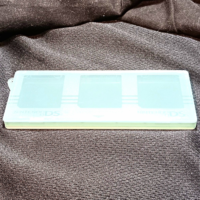 Nintendo Clear Dustproof Plastic Game Card Storage Case Holder for DS 3 In 1
