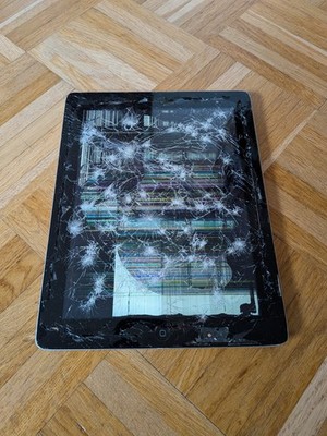 iPad 4 32GB Defekt   Aktivierungssperre   Display komplett zerstört