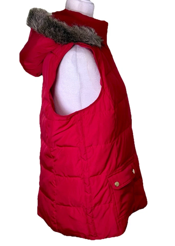 Women’s Red Puffer Vest Faux Fur Hood Winter Outdoor Holiday Cozy Cabin Sz Lg - Image 4 of 4