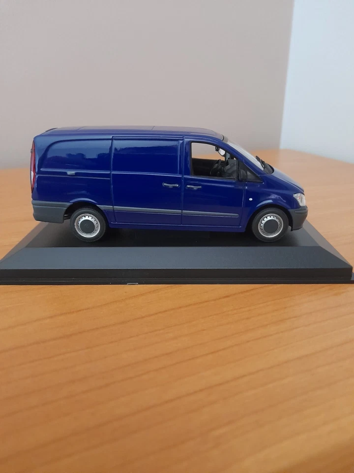 Mercedes vito bleu Minichamps 1/43 Neuf - Photo 3/4
