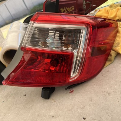 2012 2013 2014 TOYOTA CAMRY LEFT SIDE TAIL LIGHT OEM AP4 - Image 1 of 4