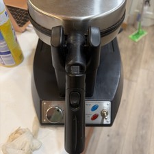 Waring Pro professionelles rotierendes belgisches Waffeleisen Modell WWM400 funktioniert super!