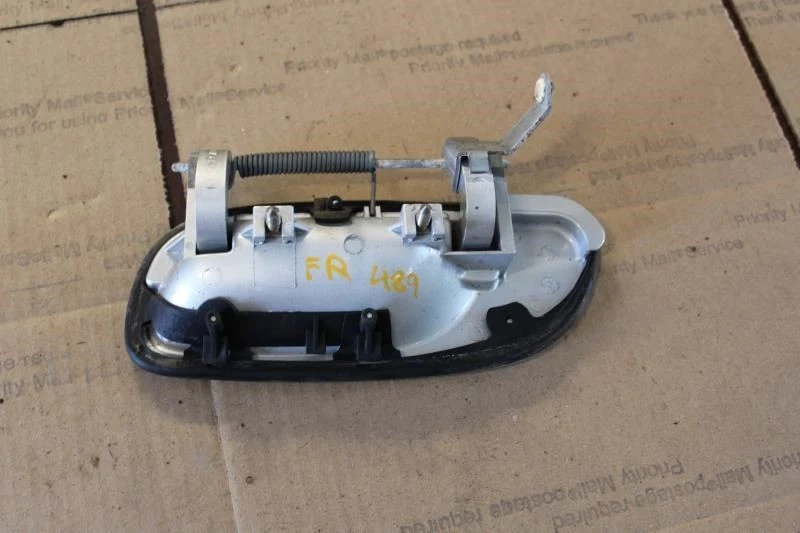 2005 年沃尔沃 S60 右乘客前门把手银色 — 第 2/4 张图片