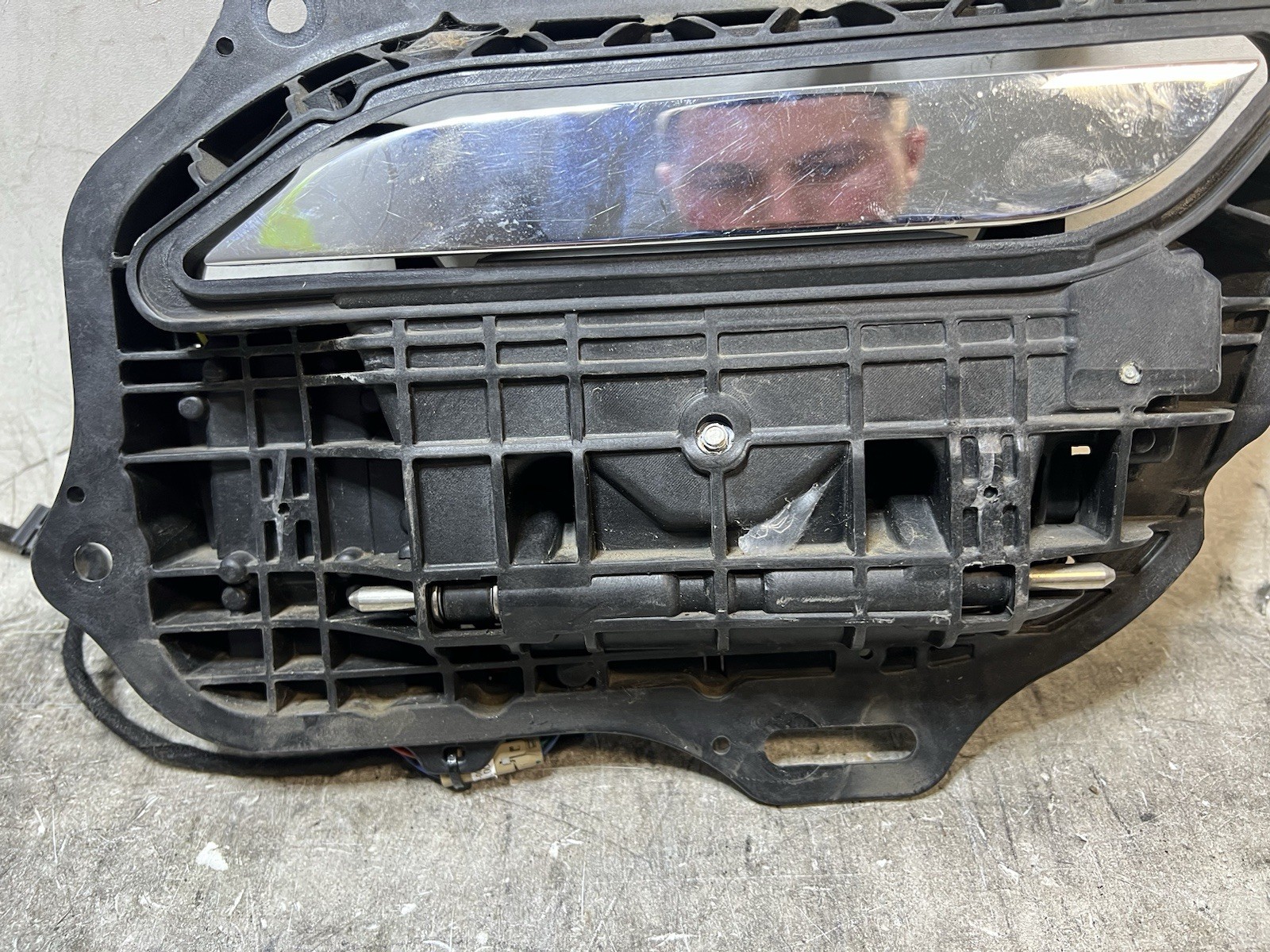 🧷12-15 Model S Rear Driver Side Exterior Door Handle Outer Left LH 1008982-00-H