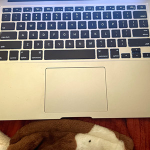 Apple MacBook 13in Silver Core 2 Duo 2.26GHz 2GB 160GB HDD Snow Leopard
