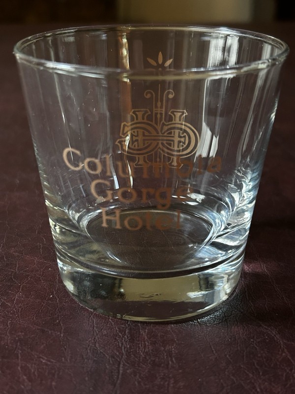 Columbia Gorge 🏨 Hood River, OR on-the-rocks Glass