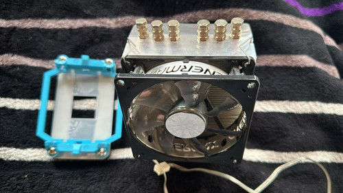 CPU Kühler mit Enermax 90mm Lüfter