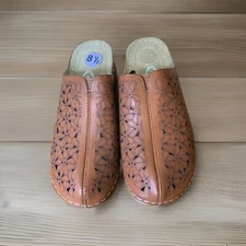 Woman’s 8.5 Brown Clogs Floral Cut Out Slip On Shoes NWOB By Atalina