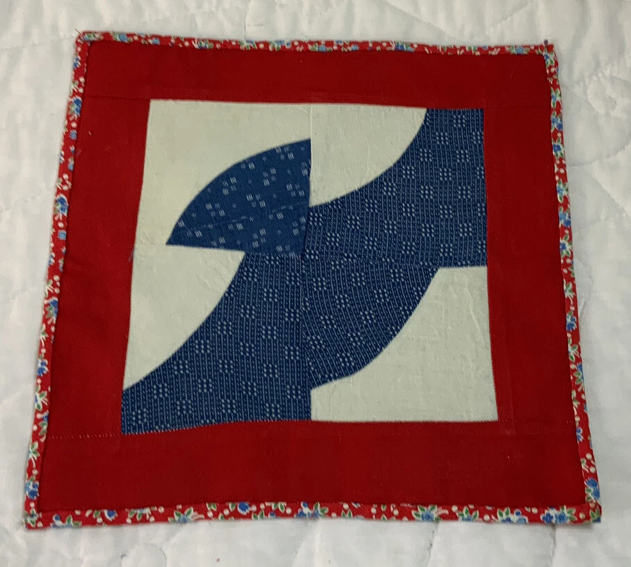 Vintage Patchwork Quilt Table Topper, Drunkards Path, Early 1900’s, Calicos Blue - Image 3 of 4