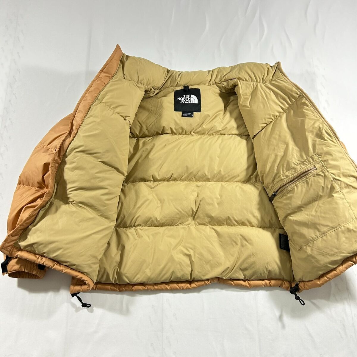 NWT The North Face Women's 1996 Retro Nuptse Jacket/700 fill NWT The North Face Women's 1996 Retro Nuptse Jacket/700 fill