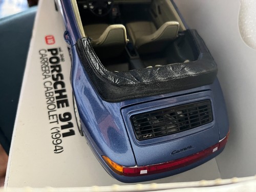 Porsche 911 Carrera Cabriolet Bburago escala 1:18 azul (1994) - Imagen 6 de 6