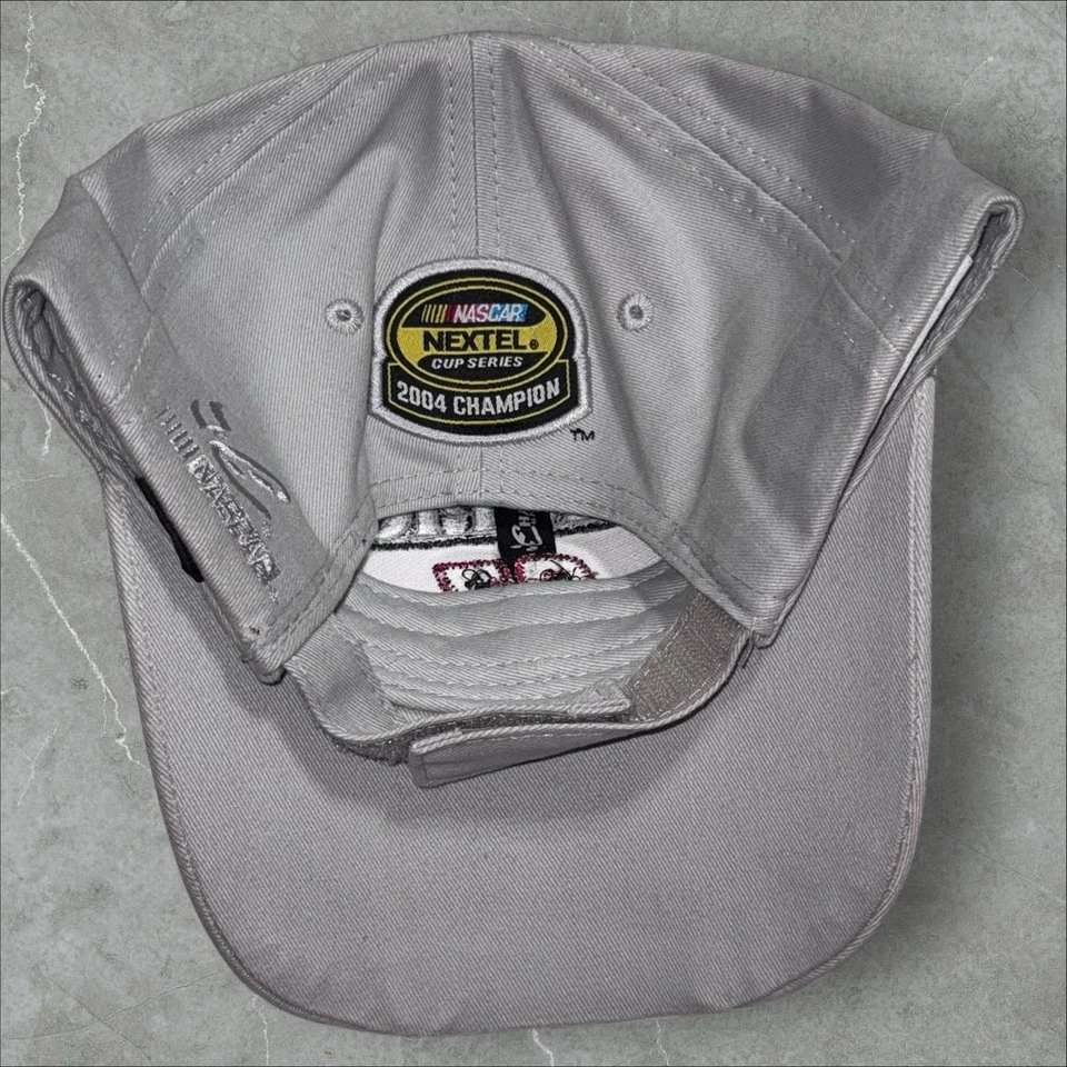 Gorra NASCAR Kurt Busch 2004 NEXTEL CUP SERIES CHAMPION VINTAGE NUEVA SIN ETIQUETAS autografiada Foto 3 de 3
