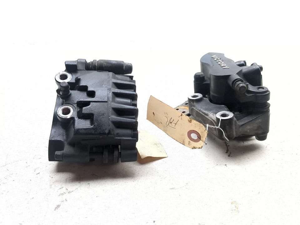 08-15 Victory Vision Tour Front Brake Calipers - Image 4 of 4