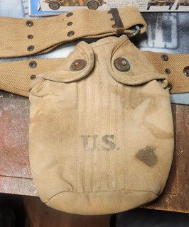 WW1 US Canteen cover and belt. 1918 Dated cover