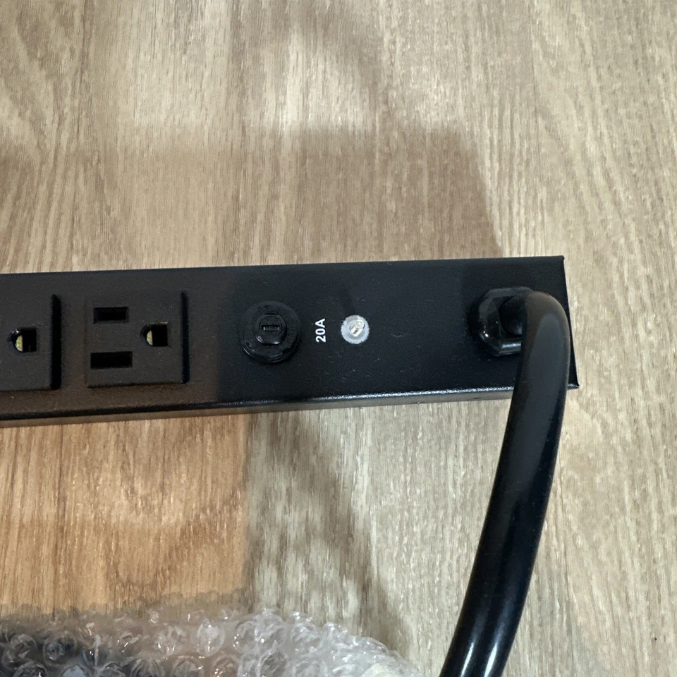 PDU básica para rack Apc AP9551, ZeroU, 20A, 120 V, 3,7 m, tomacorriente-14 (5-15R) Foto 4 de 4