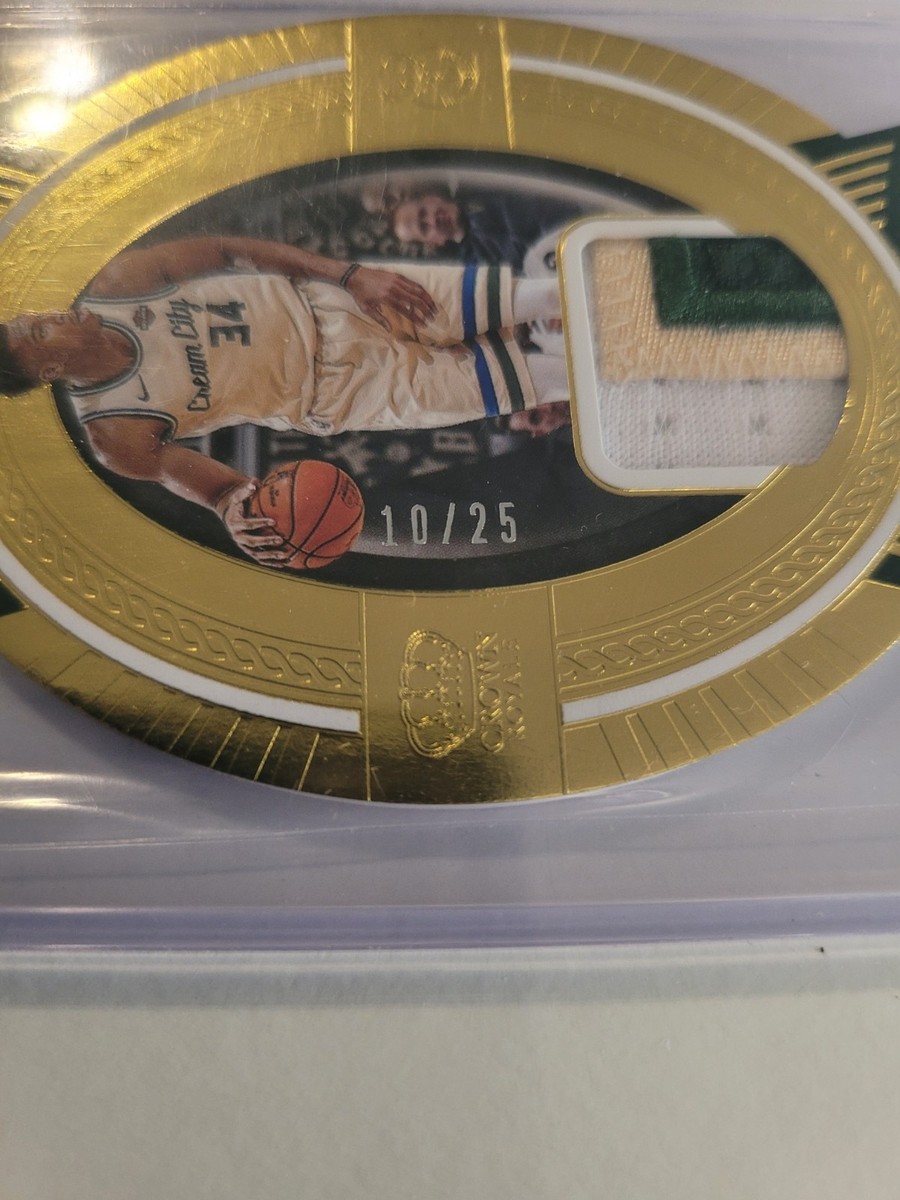 2020-21 Panini Crown Royale - Knights of the Round Table Giannis
