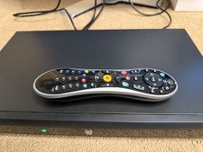 TiVo Premiere XL4 TCD758250 DVR   Lifetime Service   Premium Glo Remote   Tested