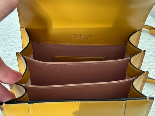 Bolso Bandolera de Cuero Bvlgari Serpenti Forever Asa Superior Amarillo Azafrán £2730 Reino Unido - Imagen 16 de 20