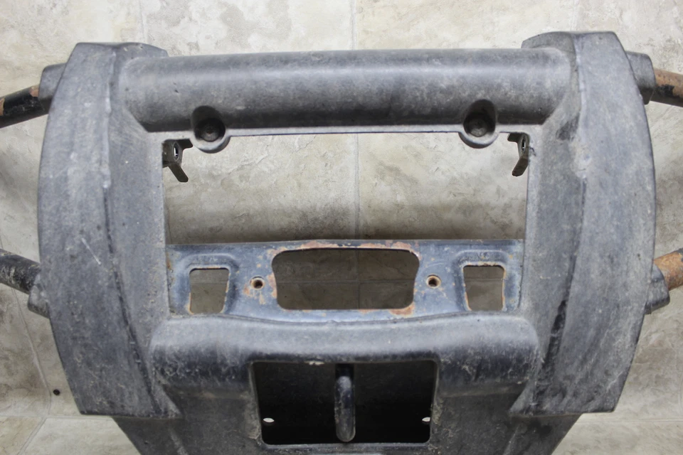 09-15 Arctic Cat 550 07-11 650 08-15 700 OEM parachoques delantero con cubierta de plástico Foto 3 de 4