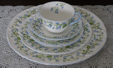VINTAGE Shelley Bone China Harebell Oleander 5 PC Place Settings 13590, England
