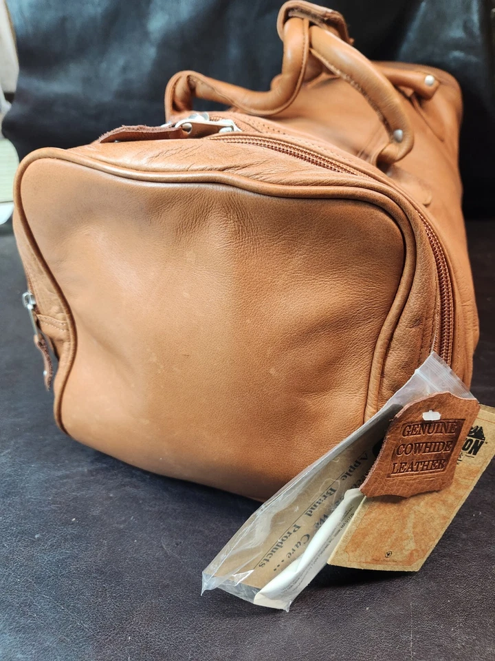 *NUEVO CON ETIQUETAS* Bolso de Lona Fender Canyon Outback 2000 De Colección Cuero de Vaca Distribuidor Foto 2 de 4