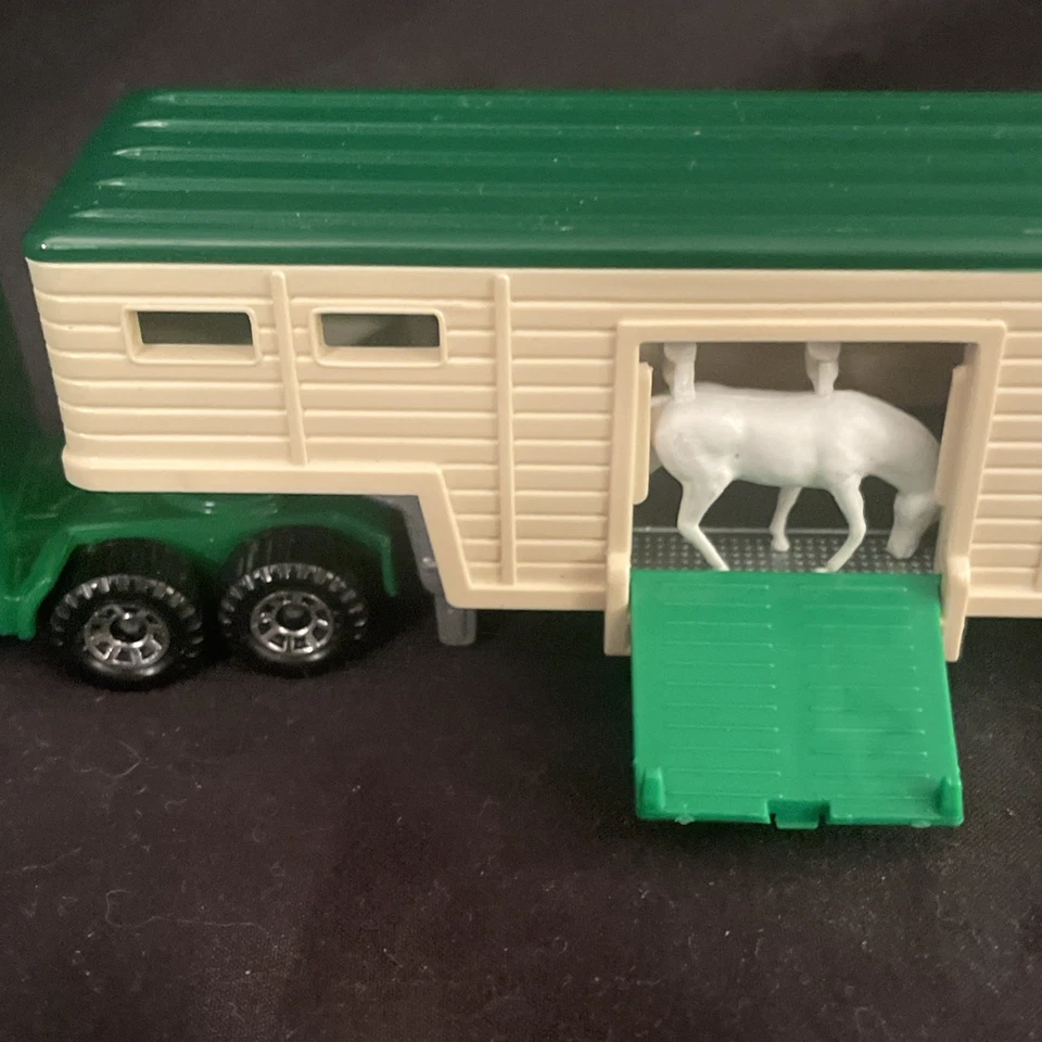 Matchbox Lesney Kenworth Aerodyne 1981 & Low Bed Trailer - Image 4 of 4