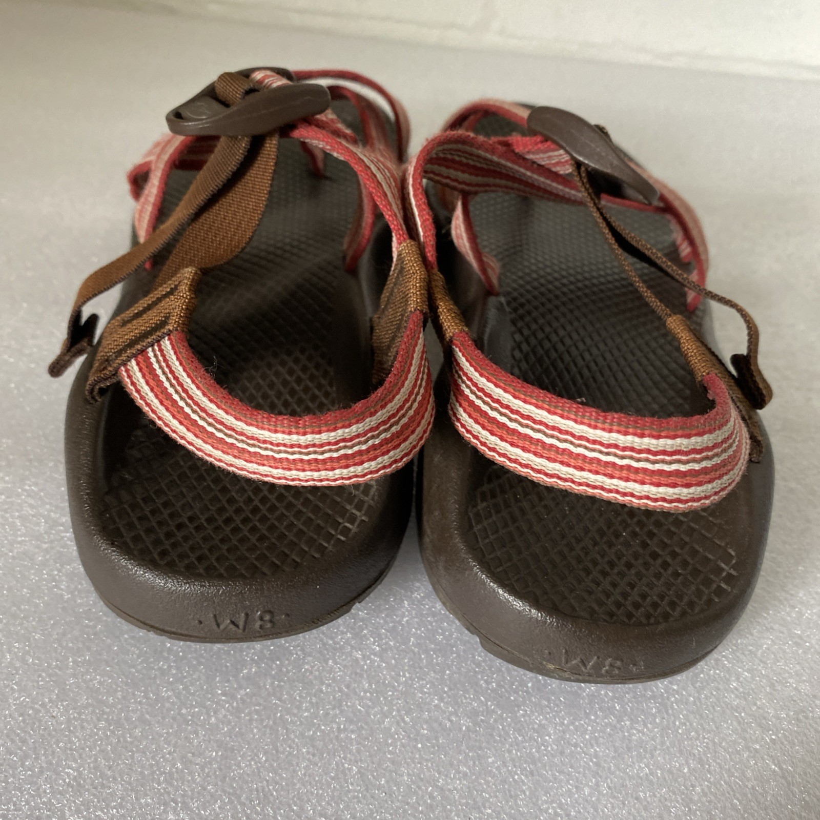 APL Scarpe sandali Chaco con cinturino rosso supporto Vibram donna TG W8