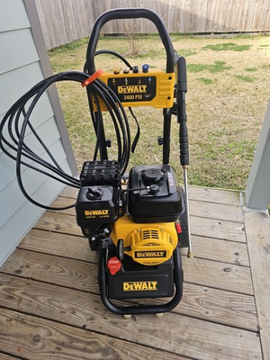 #ad DEWALT 3400 PSI 2.5 GPM Gas Cold Water Pressure Washer $349.99