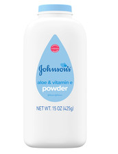 Johnsons Baby Powder, Naturally Derived Cornstarch with Aloe  Vitamin E, 15 Oz