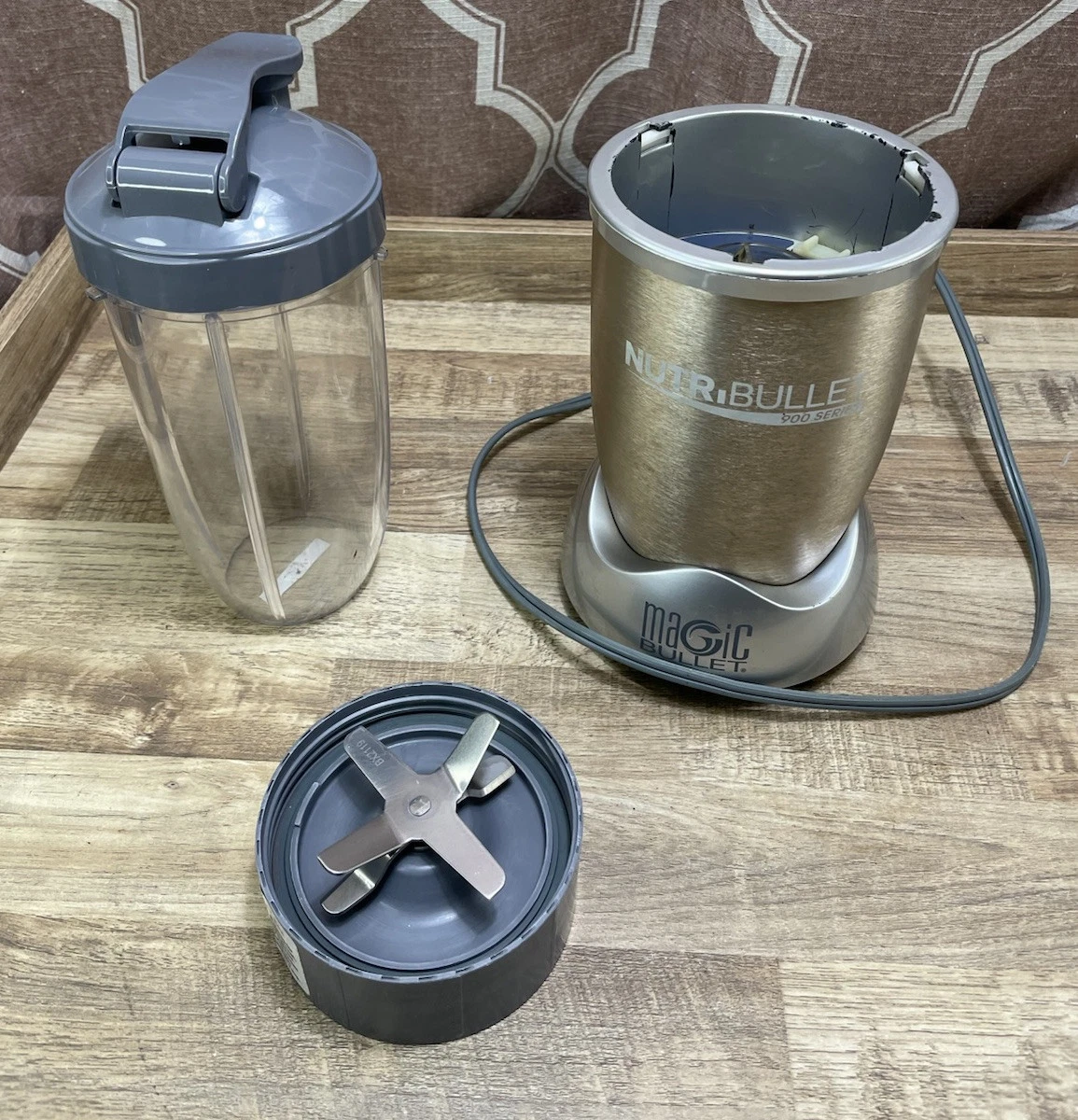 Nutribullet Pro 900 Series NB-201 900 Watt Blender Rose Gold Base/Gray Champagne
Opens in a new wind