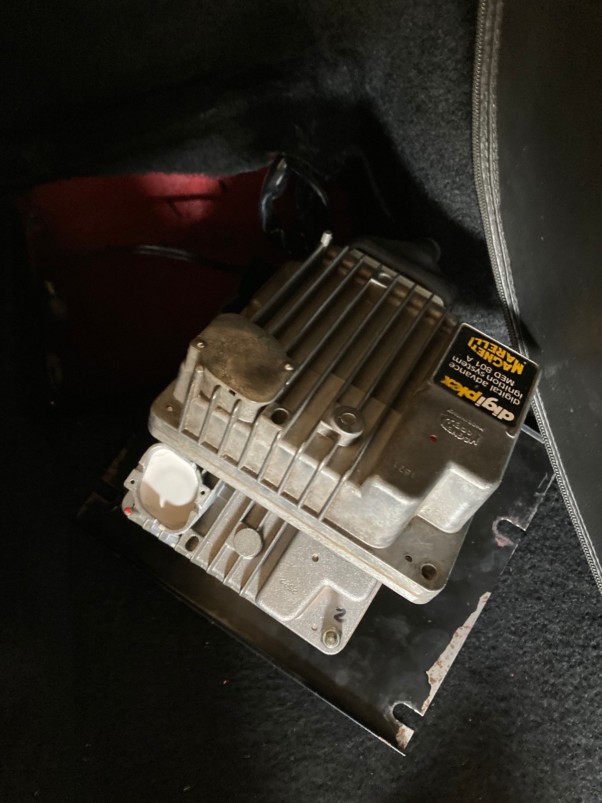 Ferrari 308 GTBi,Mondial 8 -Digiplex Ignition ECU / MED 801 A - P/N 115747  Oem.