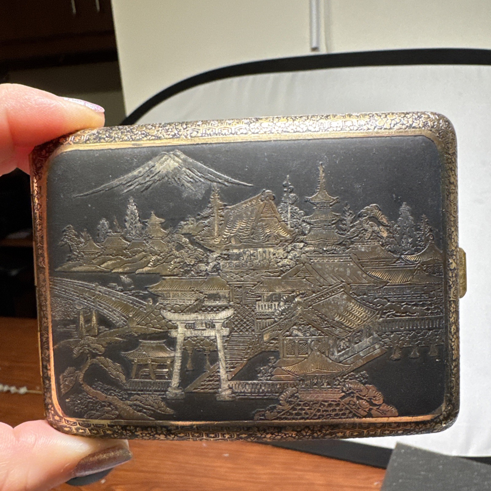 Vintage Japanese Damascene Komai Brass Cigarette Case Mt Fuji Pagoda lighter Set