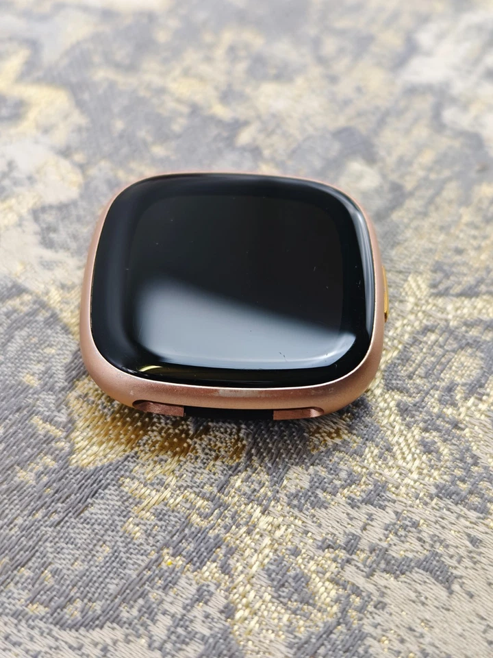 Google Fitbit Versa 4 Fitness Smartwatch, built-in GPS, Beet/Copper Rose. - Image 2 of 4