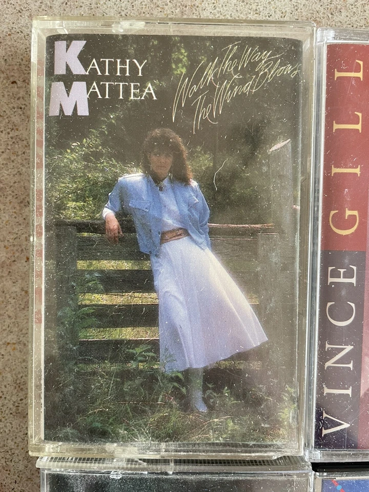 Vintage Cassette Singles Lot of 6 Country Music Alabama, Reba, Vince, Alan, Oak Foto 2 de 4