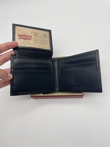 Levi's Portafoglio Pelle Bifold Uomo Nero Protezione RFID 6 Slot Prezzo al pubblico $36 - Foto 5 di 6