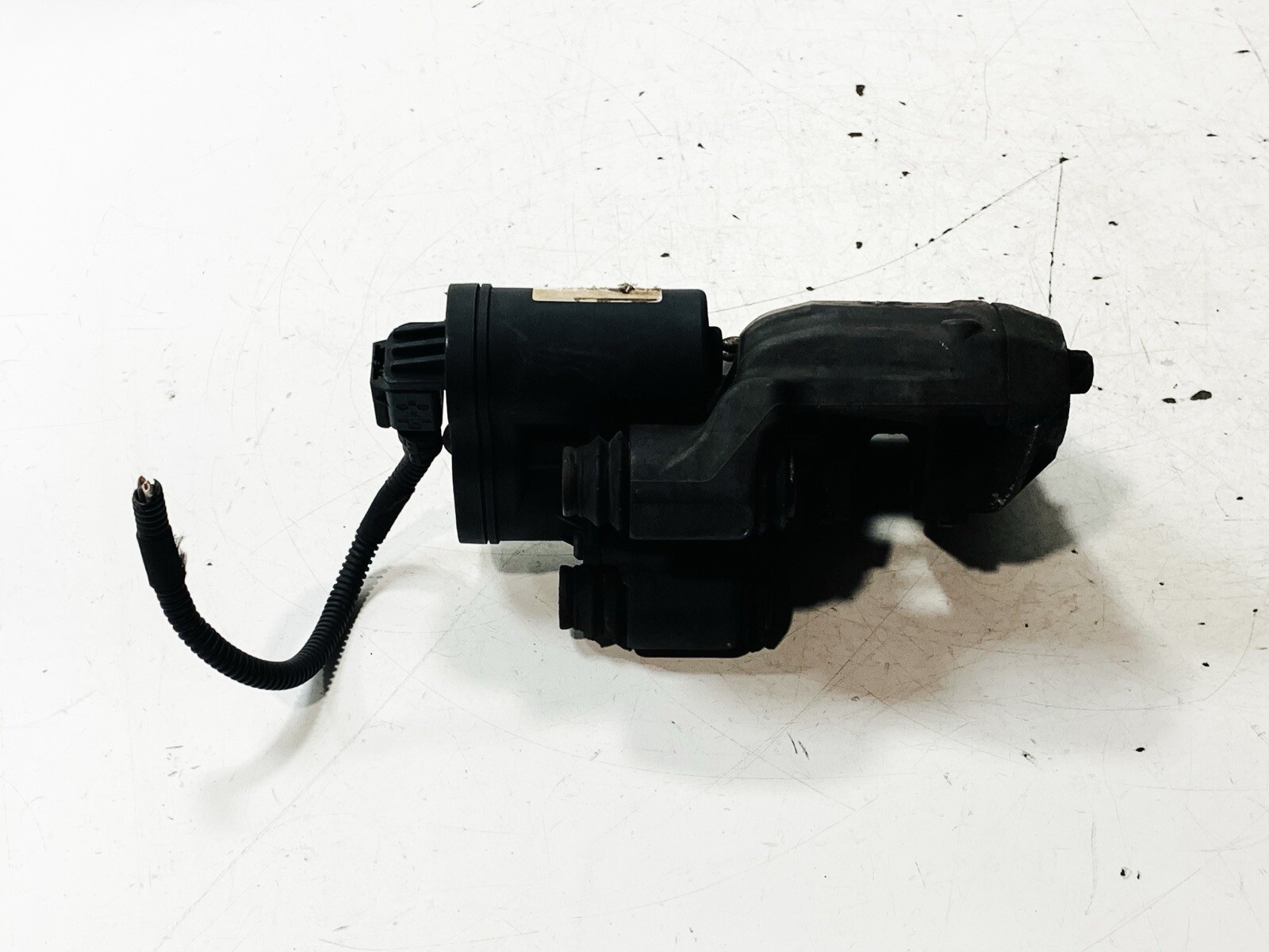 17-22 MASERATI GHIBLI DRIVER LEFT REAR PARKING BRAKE CALIPER 670102057 OEM