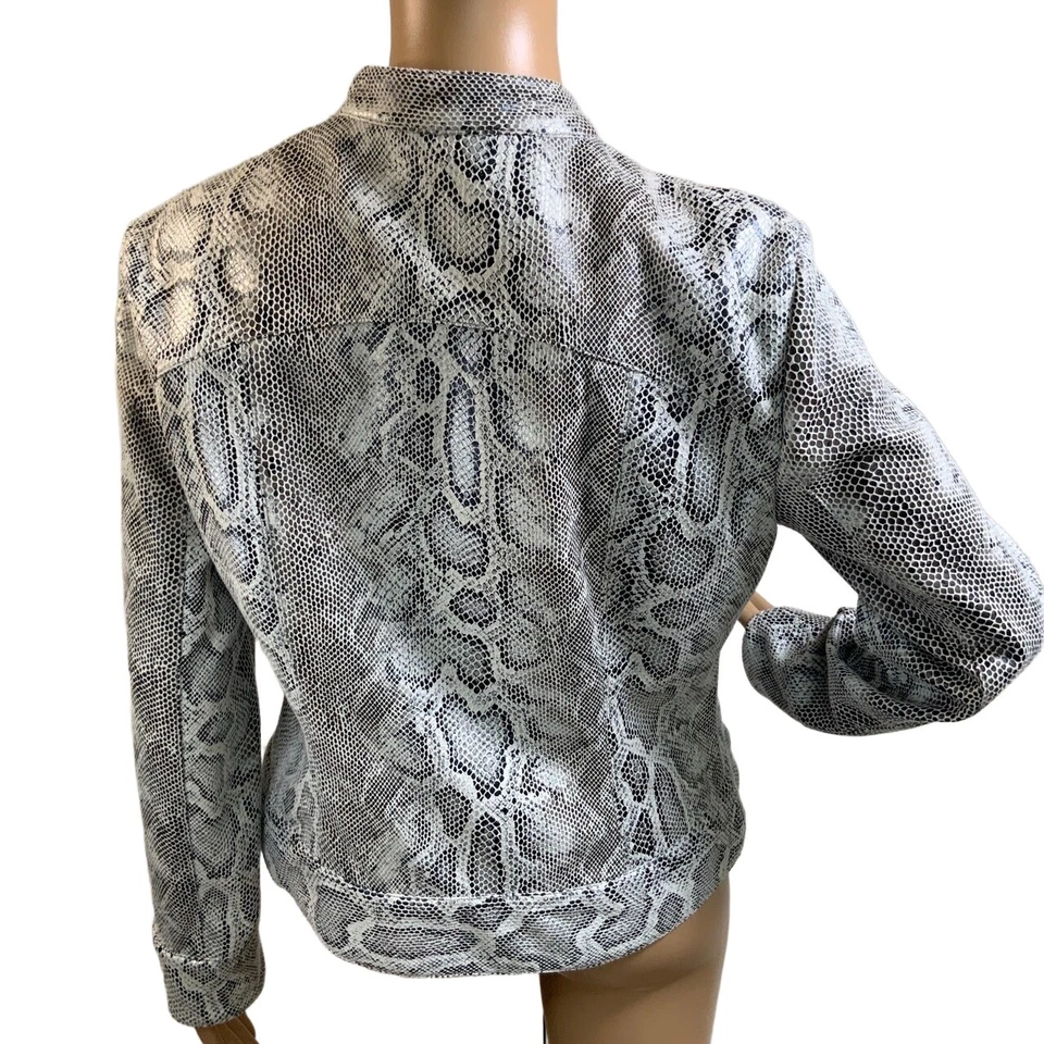 Chaqueta Motocore manga larga cuello alto estampado piel serpiente gris Ruby Rd 10 Preppy Foto 2 de 4