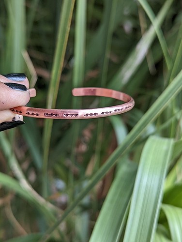 dainty copper cuff bracelet with small stars - handmade - NiciArt - Picture 2 of 6