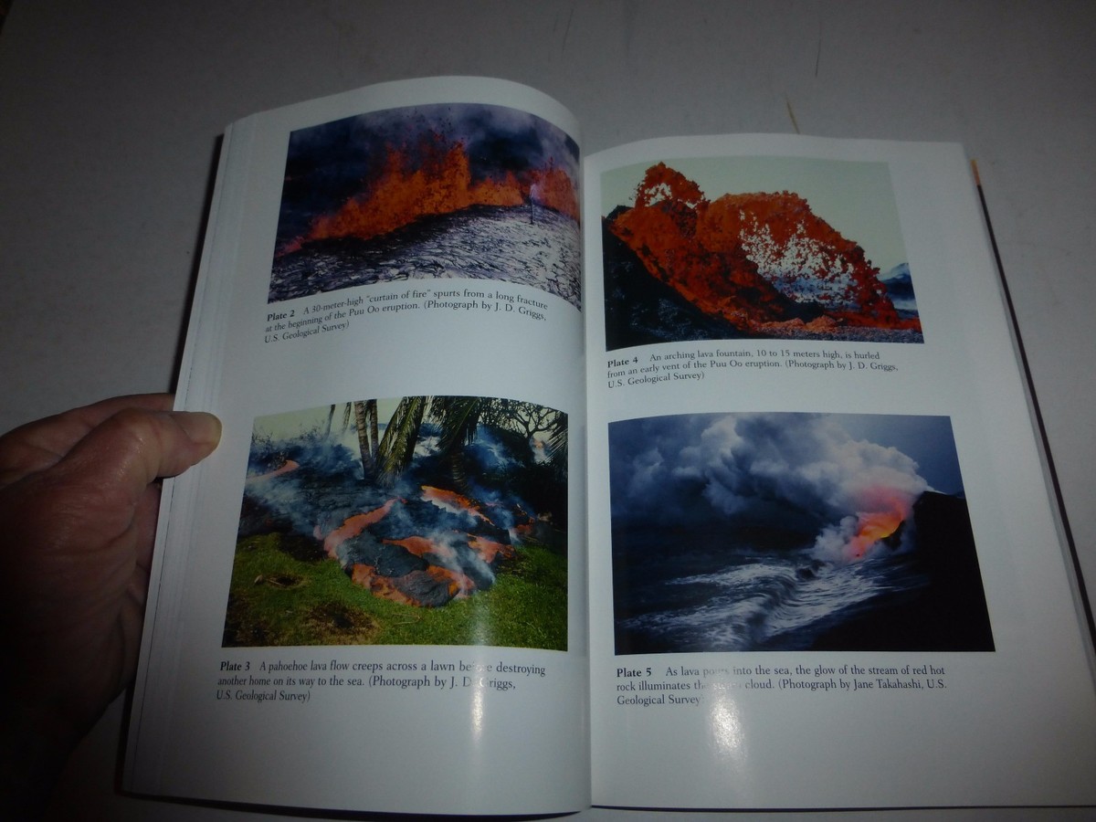 Volcanoes (A series of books in geology) Decker， Robert; Decker， Barbara Volcanoes: Decker, Robert, Decker, Barbara: 9780716724407