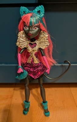 Monster High Catty Noir Boo York Boo York City Schemes Puppe vollständig