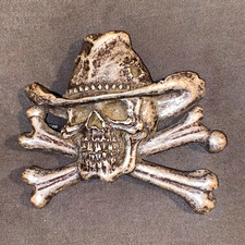 Western Outlaw Skull Crossbones Belt Buckle