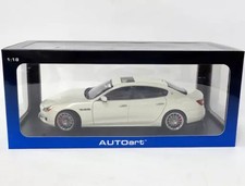 AUTOart 1/18 Maserati Quattroporte GTS White Diecast Model Car 75808