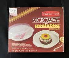 Rubbermaid Heatables Microwave Cookware NOS Covered Small Entree Plates set of 2