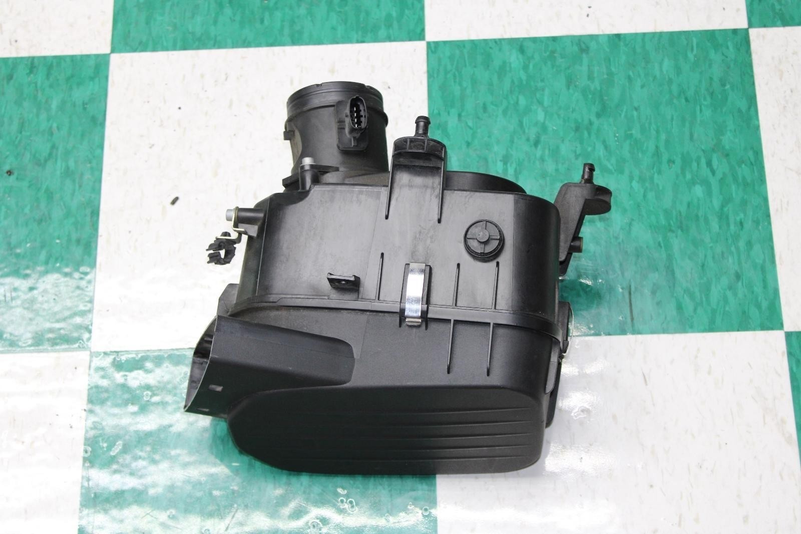 Maserati Ghibli 2014-2020 Right Air box top
