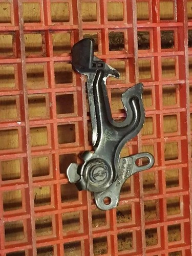 VOLVO V60 Motorhaubensicherung 31218611 2.40 Diesel 158kw 2013 33152571