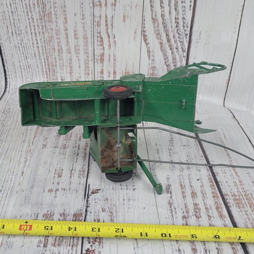 Vtg Slik Oliver Grain Master Combine pressed steel/diecast tow behind Green Part - Picture 9 of 10