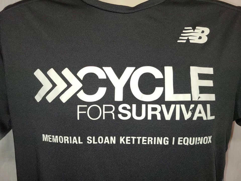 Camiseta deportiva negra mediana New Balance Cycle for Survival Memorial Sloan Kettering para hombre Foto 4 de 4
